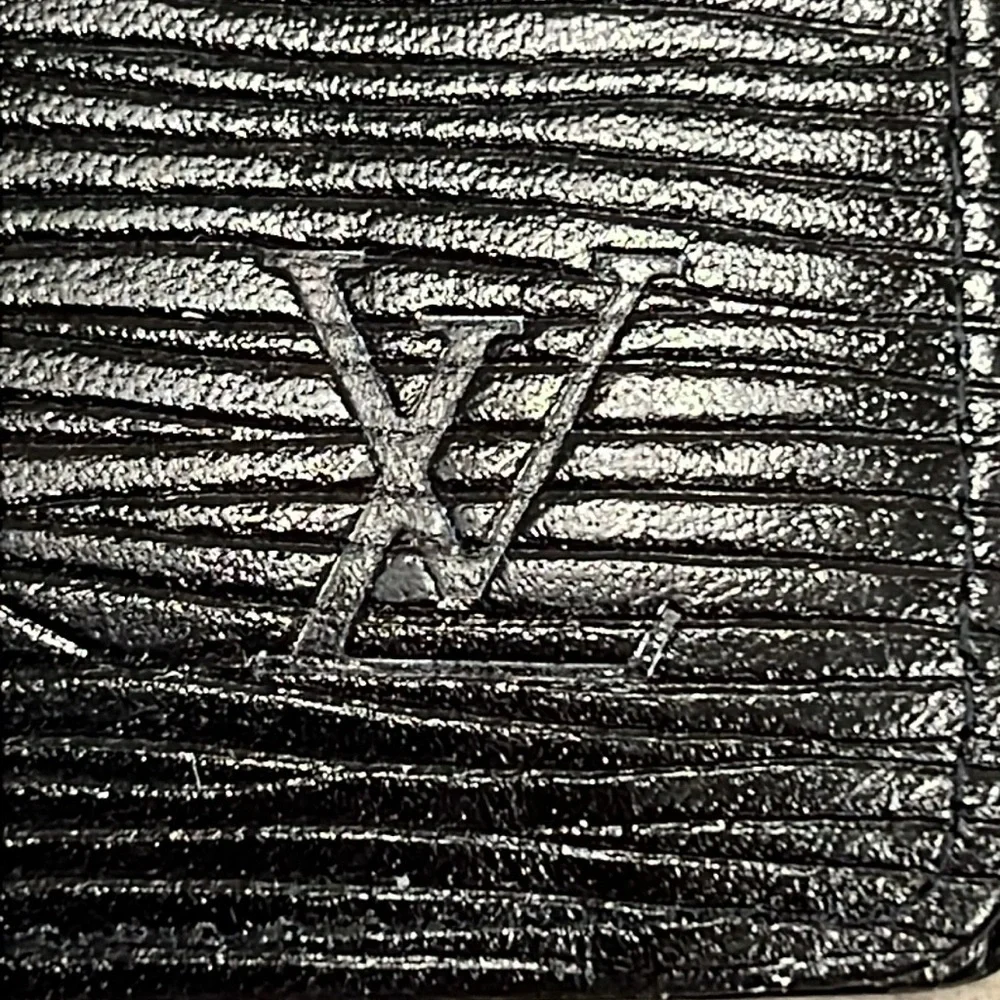 Louis Vuitton excellent bought